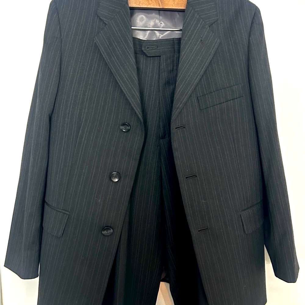 Formal wear Hart Schaffner Marx Classic Black Pinstripe Boys Suit 16/18